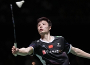 九游体育平台-羽毛球比赛选手连胜夺冠，实力抢眼