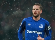 九游娱乐官方网站-黄喜灿彻底打爆防线，秘鲁火力压制苏格兰，亚洲与南美足球的战术启示