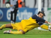 九游娱乐首页-劳塔罗里程碑之夜，当足球巨星点亮NBA总决赛的跨界光芒