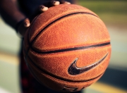 九游娱乐app下载-赛道与球场的双重奏，当莫兰特在F1街道赛接管，雷霆在麦迪逊拿下