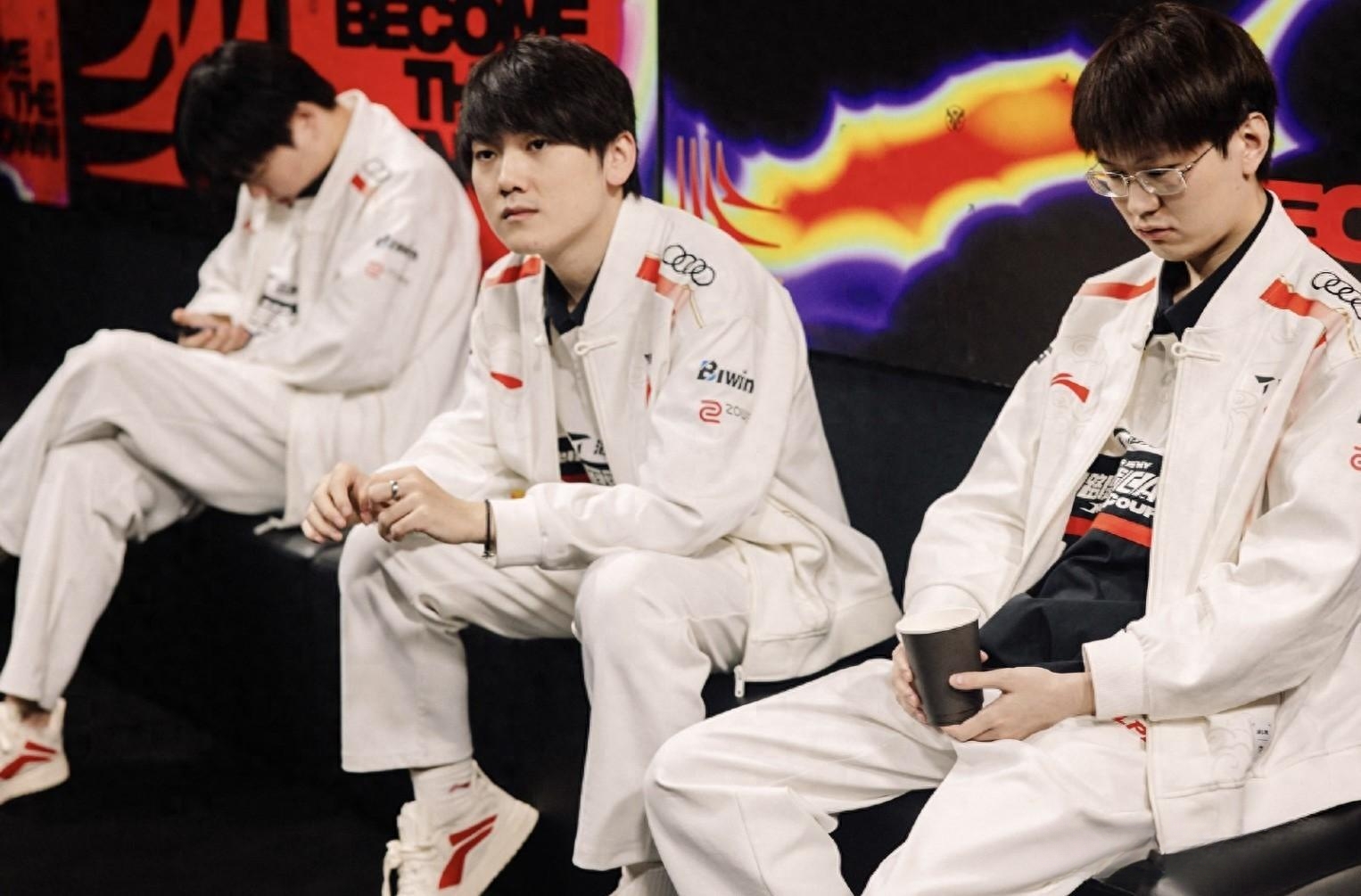 TES险胜FNC，Lehends拿下关键大龙鏖战多局半决赛，成为赛场最大亮点的简单介绍