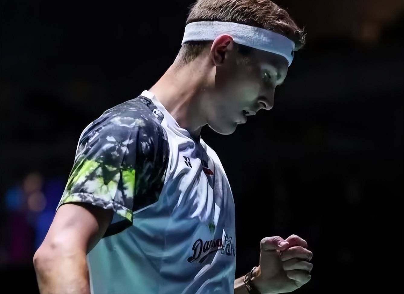 包含马来西亚羽毛球队逆转丹麦羽毛球队，安赛龙绝境逆转的词条