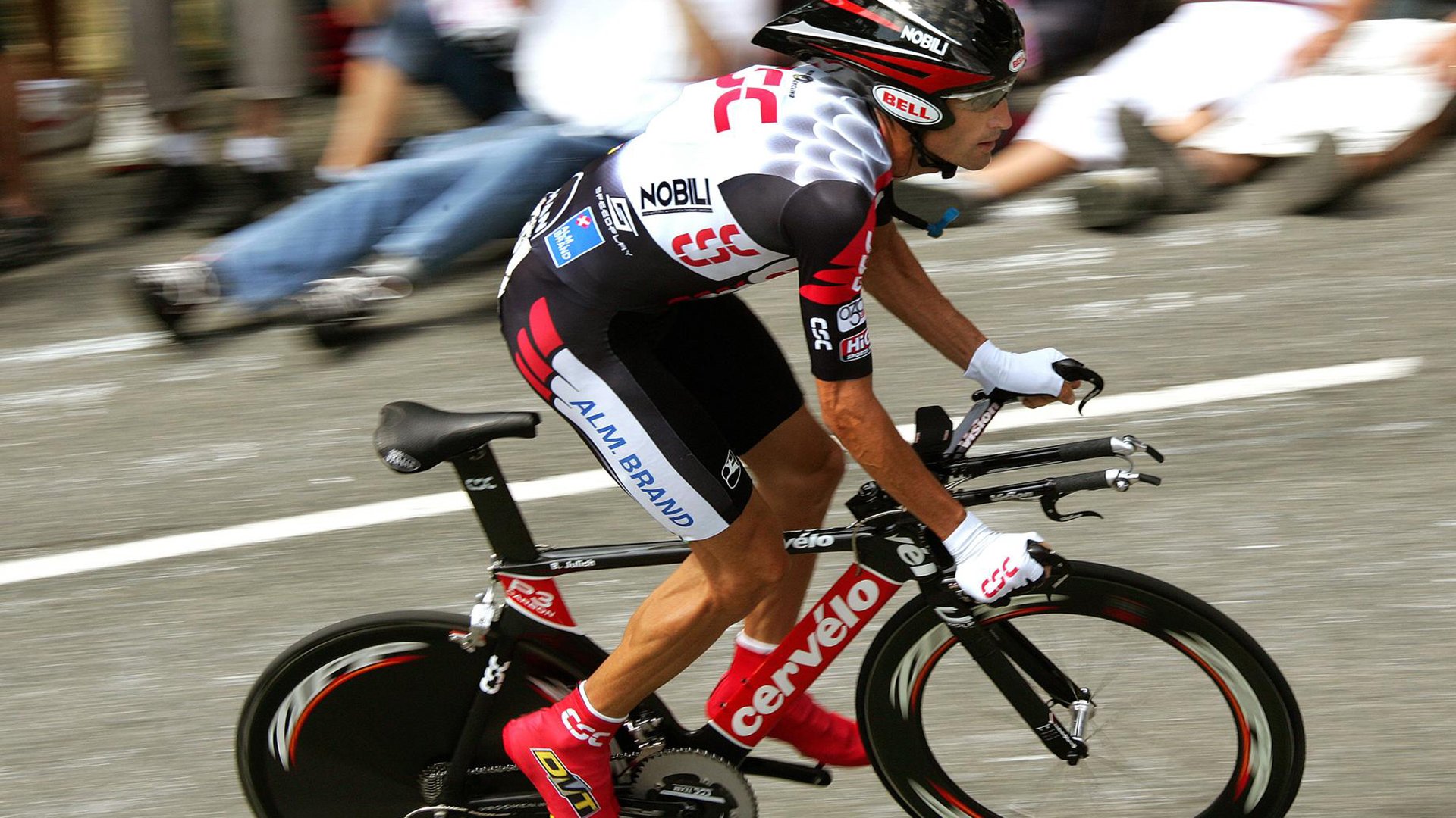 桑巴与蓝黑的对决，当姆巴佩的冠军光芒照亮非典型战场